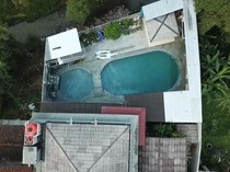 Kenapa Rumah Mewah Selalu Punya Kolam Renang? Ternyata Ini Alasannya