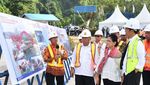 Gandeng Istri, Jokowi Cek Proyek Jembatan Kebanggaannya di Papua