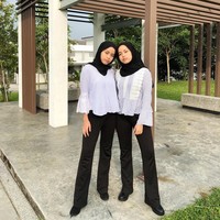 Gaya mereka pun cukup kasual sesuai usianya yang masih muda. Mereka sering memadukan atasan unik dan celana panjang, atau sesekali menambahkan outerwear. Foto: Instagram