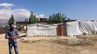 Lembah Bekaa  terletak sekitar 1 jam perjalanan darat dari Beirut.
