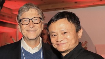 20. Setelah pensiun dari Alibaba, Ma fokus dengan kegiatan sosial. Pada tahun 2014, ia meluncurkan yayasan Jack Ma Foundation yang fokus pada pendidikan, kesehatan, dan lingkungan. Pada tahun 2015, ia menjadi orang yang paling banyak beramal, setelah mengamalkan USD 2,4 miliar (Rp 35 triliun) melalui yayasannya. Foto: Istimewa