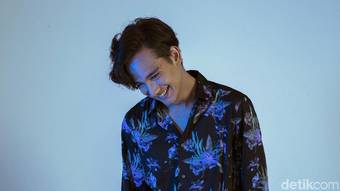 Adipati Dolken Summer Mode On!