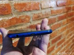 Vivo V9 Berbalut warna Biru yang Menggoda