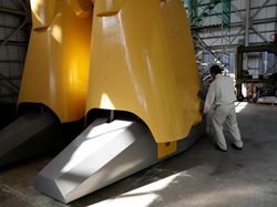 Keren! Pria Ini Bikin Sendiri Robot Raksasa ala Gundam