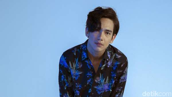 Adipati Dolken Summer Mode On! Adipati Dolken Summer Mode On!