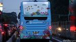 Lucu, Badan Busway Ini Bergambar Ekosistem Laut
