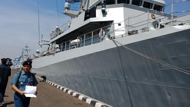 KRI Bung Tomo-357 dan KRI John Lie-358 yang akan oerkuat Koarmabar