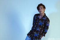 Adipati Dolken saat pemotretan Celeb of The Month 