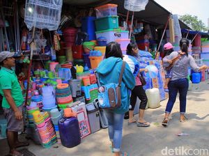 Pasar Plastik Jatinegara, Pusatnya Barang Plastik Harga Miring