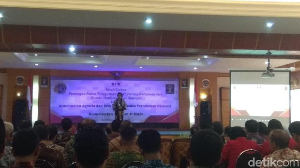 KPK Hibahkan Hasil Korupsi Fuad Amin/