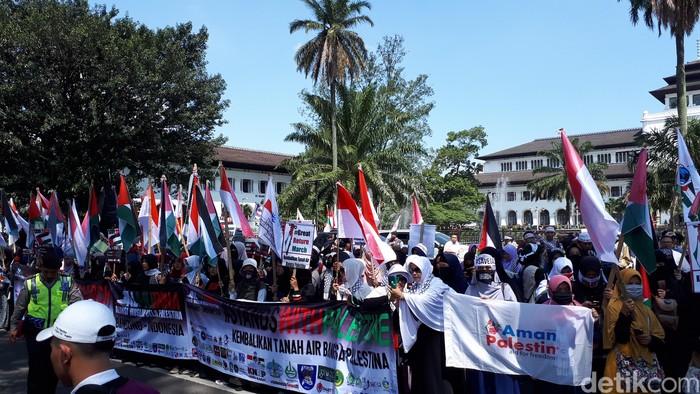Aksi Bela Palestina Tetap Membara di Bandung