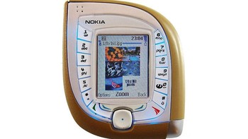 Nokia 7600 adalah ponsel 3G kedua yang dirilis tahun 2003 dengan bentuk nyeleneh. Foto: Telegraph