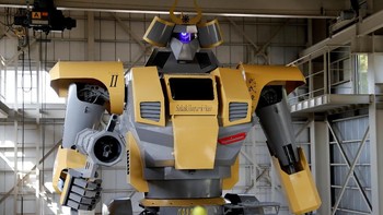 Mononofu bisa menggerakkan tangan dan jarinya, serta dapat berjalan maju mundur. Foto: Reuters