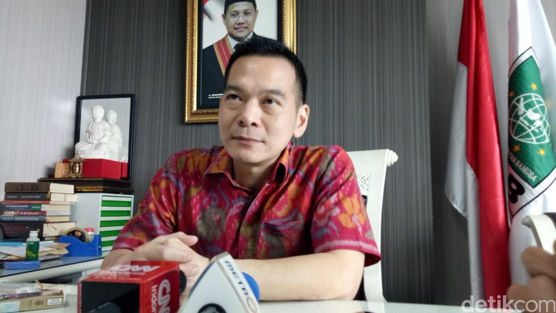 Tak Percaya La Nyalla Bawa Sial, Tim Jokowi: Politik Bukan Hal Mistis Tak Percaya La Nyalla Bawa Sial, Tim Jokowi: Politik Bukan Hal Mistis