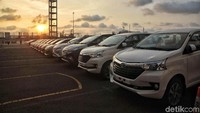 Jika dilihat dari data penjualan mobil wholesales (distribusi dari pabrik ke dealer) per bulan, Avanza memang beberapa kali kalah dari mobil lain yang dijual di Indonesia. Bahkan, pada Oktober 2021, Avanza terdepak dari 10 besar mobil terlaris di Indonesia. Oktober lalu Avanza terdepak dari 10 besar diduga karena Toyota menyambut Avanza generasi baru yang meluncur November 2021. Pradita Utama/detikcom