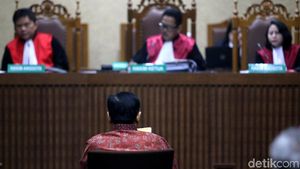 Tingkah Novanto di Sidang Sebelum Vonis: Tidur hingga Menangis