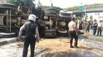 Penampakan Macet Parah di Tn Abang Gara-gara Truk Molen Terguling