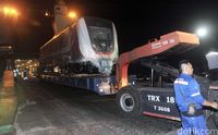 Beda Cara Kirim Kereta LRT Jabodebek dengan LRT Palembang hingga MRT