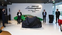 Dengan pengetahuan Italtechnology, Lamborghini rupanya diam-diam telah memiliki pilihan sepeda listrik, dan kini telah diperkenalkan secara resmi di museum Lamborghini di SantAgata Bolognese. Foto: Pool (Autoevolution)