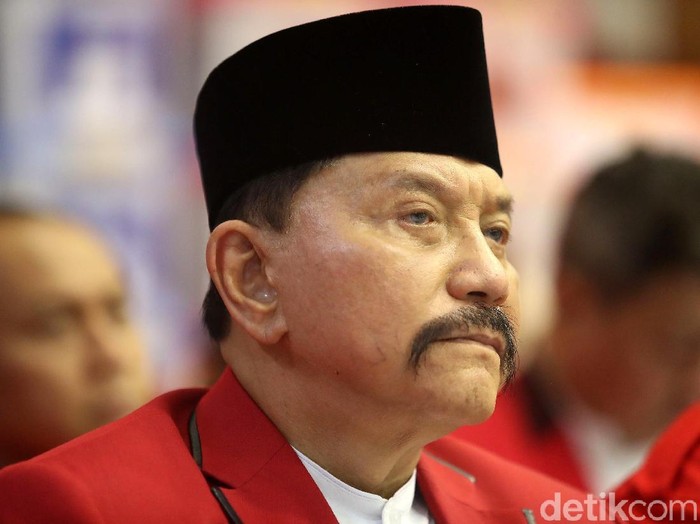 Hendropriyono adalah Ketum Partai Keadilan dan Persatuan Indonesia (PKPI)