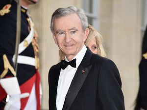 Bos LV Berpeluang Geser Bill Gates Jadi Orang Terkaya se-Jagat