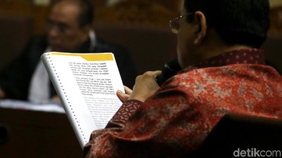 Foto: Novanto Baca Pleidoi Sendiri