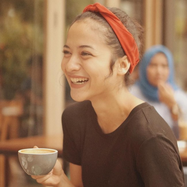 Jika tidak syuting atau datang ke acara formal, wanita 24 tahun itu memilih pergi tanpa pulasan makeup.  Foto: Instagram