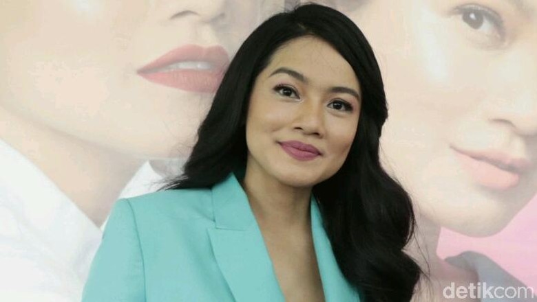 Cara Titi Kamal Jaga Mood Tetap Happy Saat Temani Anak Bermain/ Foto: Ismail/detikHOT Cara Titi Kamal Jaga Mood Tetap Happy Saat Temani Anak Bermain/ Foto: Ismail/detikHOT