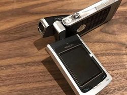 Deretan Ponsel Teraneh Bikin Mata Terbelalak