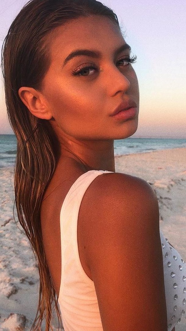 Sofia adalah seorang model. Namun namanya memang tidak seterkenal Gigi Hadid atau Kendall Jenner. Namun di media sosial, ia sangat populer. (Foto: dok. Instagram)