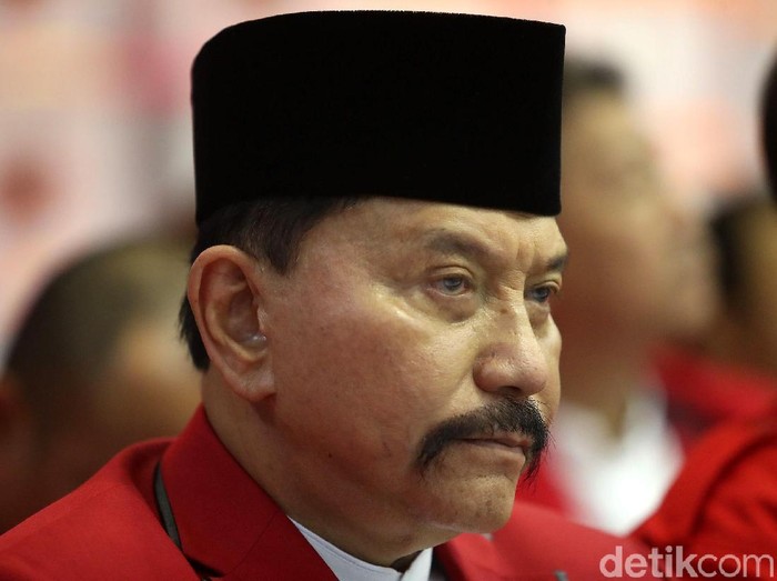 Hendropriyono adalah Ketum Partai Keadilan dan Persatuan Indonesia (PKPI)