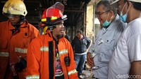 Sebelumnya, 22 unit mobil pemadam kebakaran dikerahkan untuk memadamkan api.