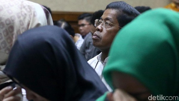 Mensos Idrus Marham Ikut Simak Pleidoi Novanto