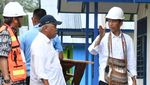 Hujan-hujanan, Jokowi Cek Infrastruktur di Asmat