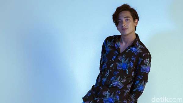 Adipati Dolken Summer Mode On! Adipati Dolken Summer Mode On!