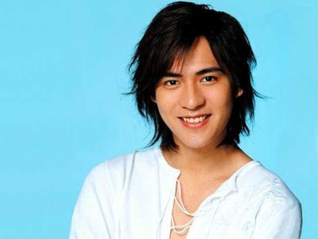 Pada serial Meteor Garden, Vic Chou berperan sebagai Hua Ze Lei, anggota F4 yang jatuh cinta pada San Chai. Foto: Istimewa