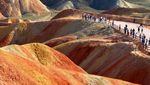 Foto: Bukit Pelangi Nan Ajaib di China