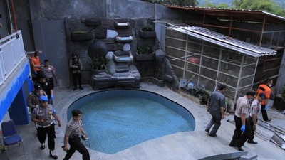Foto: Ini Kolam Renang di Rumah Big Bos Miras Oplosan Maut