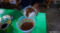 Tapi kalau mau dibungkus, bisa juga lho. Makannya nanti saat di rumah. Yummy! Legit manis cokelat leleh ini bikin lupa diet. Foto: detikFood