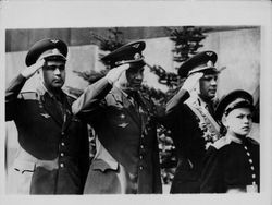 Momen Langka Manusia Pertama Luar Angkasa