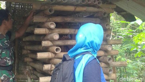 Prayitno dipasung dengan cara dikurung