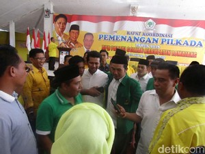 Di Depan Kader Partai Pengusung, Emil Pamer Capaian Jadi Bupati