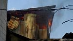 Foto-foto Kebakaran di Pemukiman Belakang Polsek Kemayoran