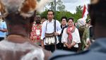 Hujan-hujanan, Jokowi Cek Infrastruktur di Asmat
