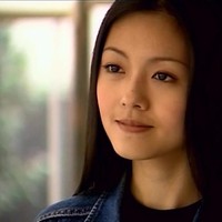 Ini adalah Barbie Hsu saat berperan sebagai San Chai. San Chai adalah gadis yang kuat dan pemberani, dia membenci tingkah yang dilakukan F4 di kampus. San Chai juga merupakan satu-satunya orang yang berani menantang F4. Foto: Istimewa