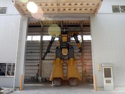 Keren! Pria Ini Bikin Sendiri Robot Raksasa ala Gundam