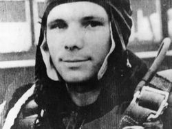 Momen Langka Manusia Pertama Luar Angkasa