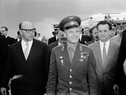 Momen Langka Manusia Pertama Luar Angkasa