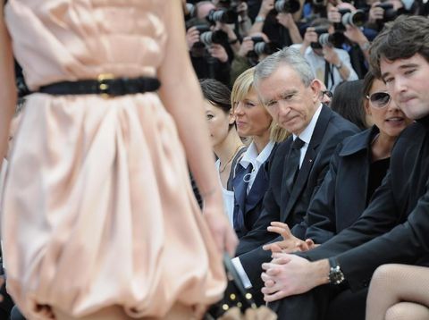 Bernard Arnault di fashion show Louis Vuitton. 