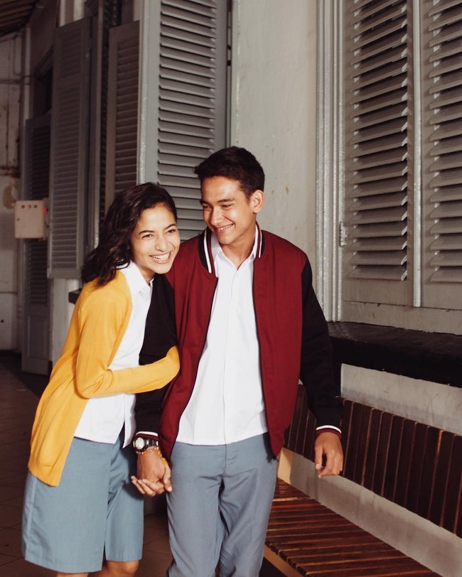 Karena wajah polosnya, ia pun didapuk jadi anak SMA di film Posesif bersama Adipati Dolken.  Foto: Instagram